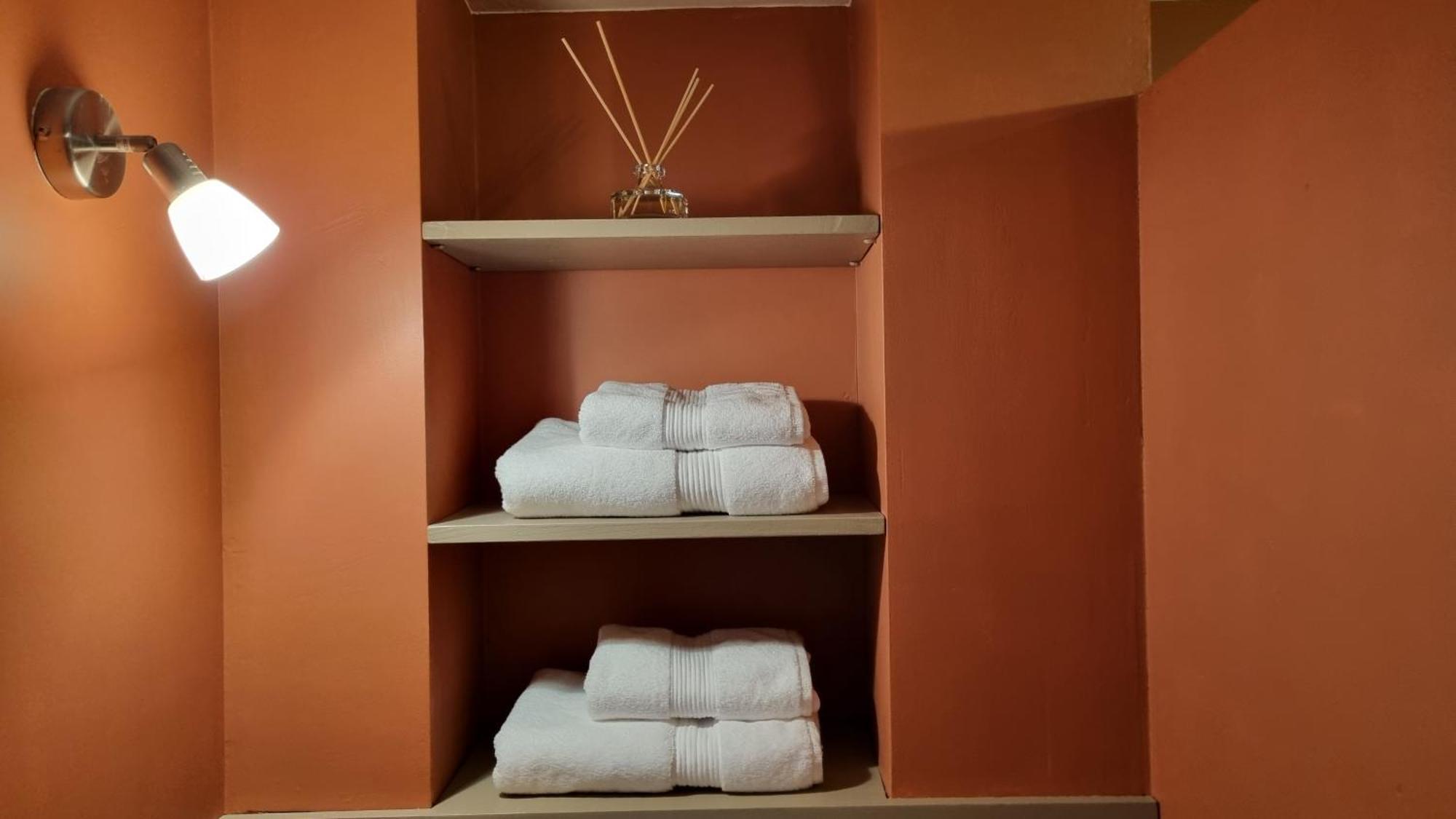 Les Toits De Valaurie Bed & Breakfast Bagian luar foto