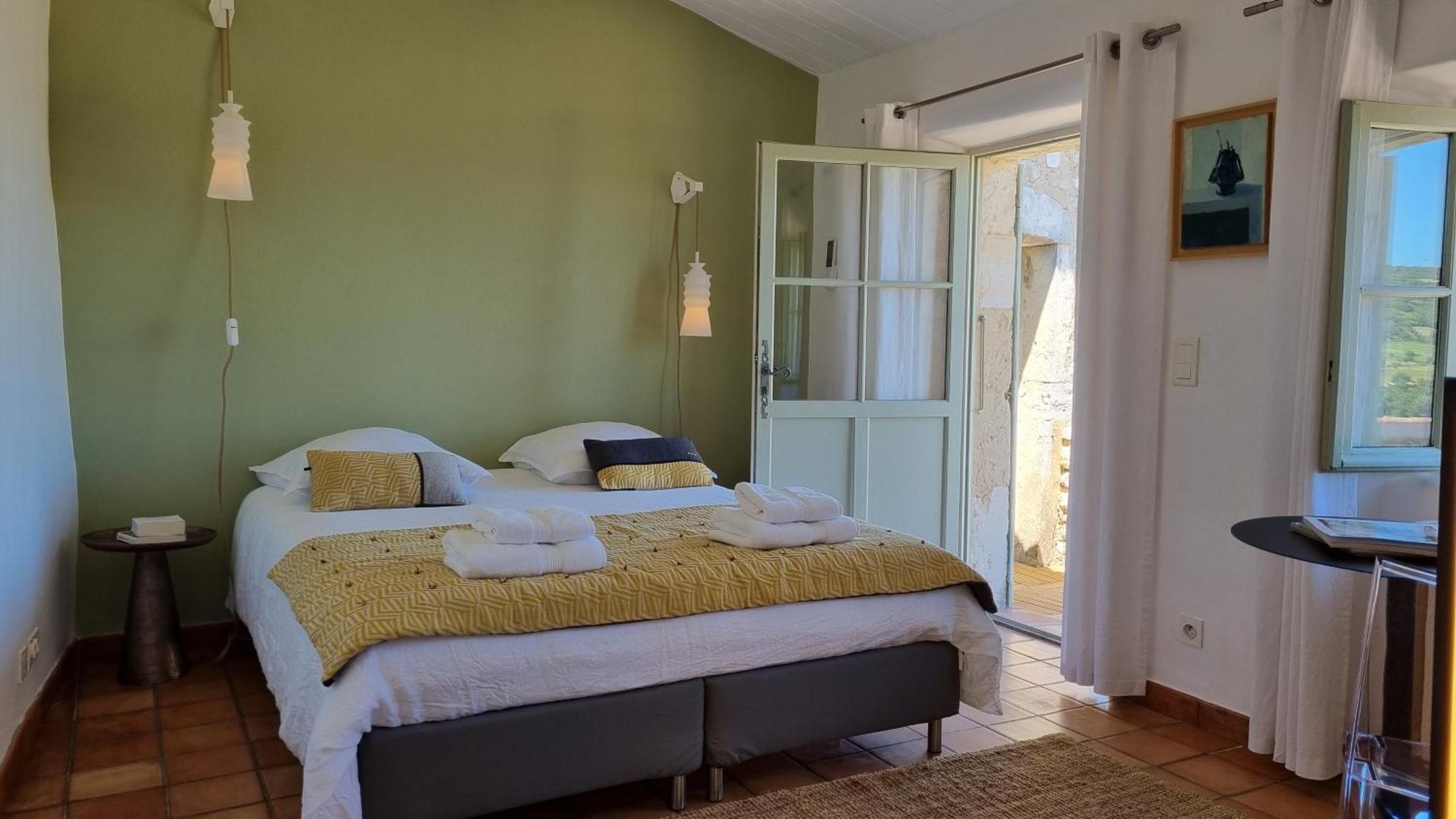 Les Toits De Valaurie Bed & Breakfast Bagian luar foto